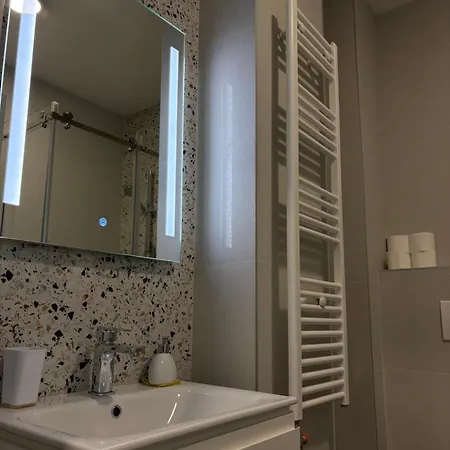 Apartment Lofty Dreams *